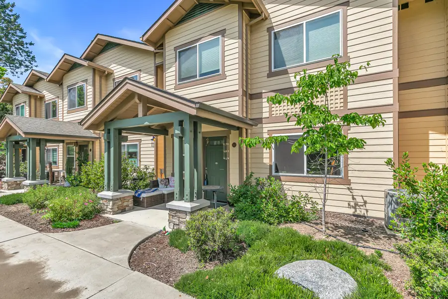 242 Grant, Ashland, OR 97520 - Image #2