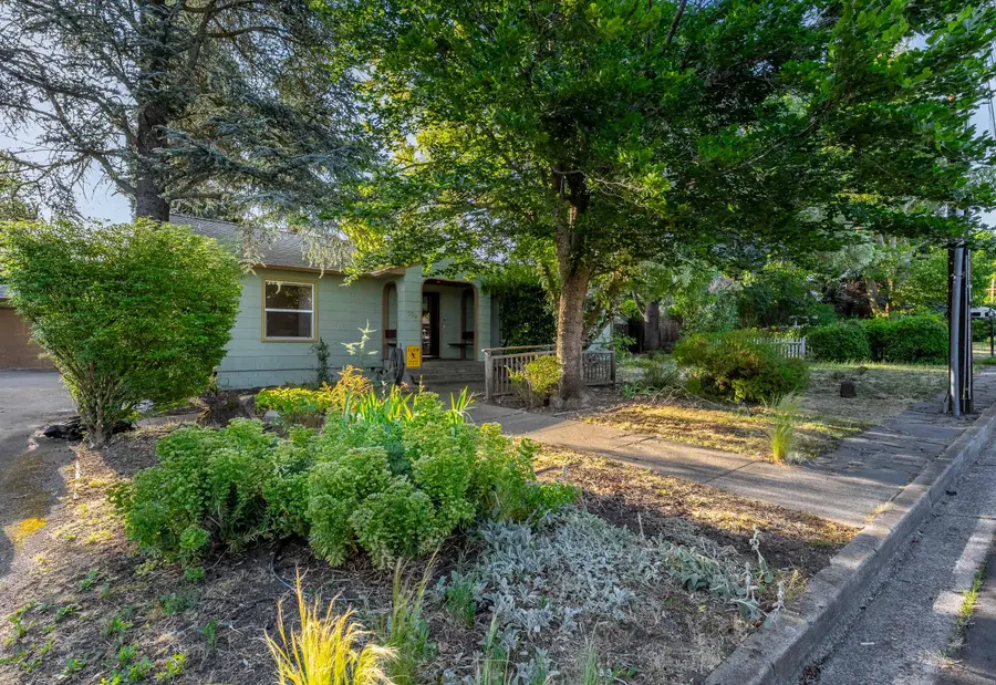 750 Park, Ashland, OR 97520 - Image #2