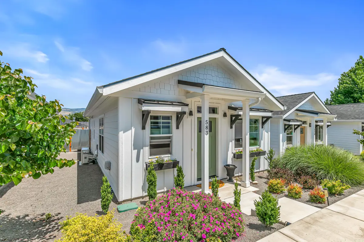 583 Coffee Lane, Ashland, OR 97520 - #1