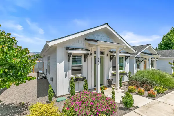 583 Coffee Lane, Ashland, OR 97520