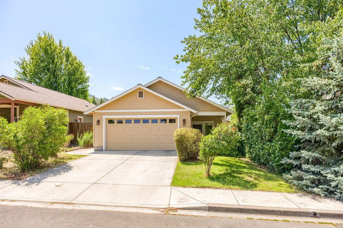 595 Elizabeth, Ashland, OR 97520 - Image #1