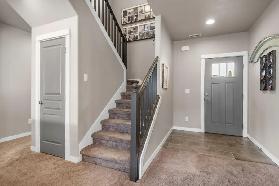 746 N Roundhouse, Sisters, OR 97759 - Image #3