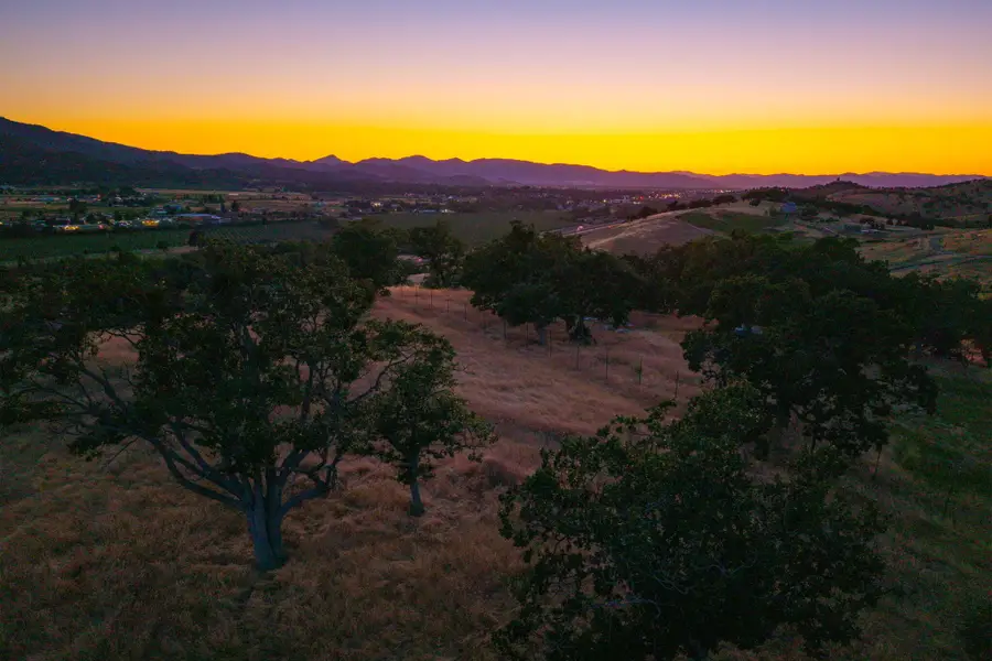 993 Suncrest, Medford, OR 97504 - Image #3