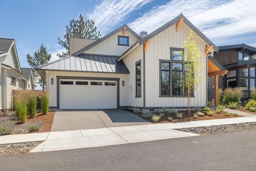 1060 N Bluebird, Sisters, OR 97759 - Image #2