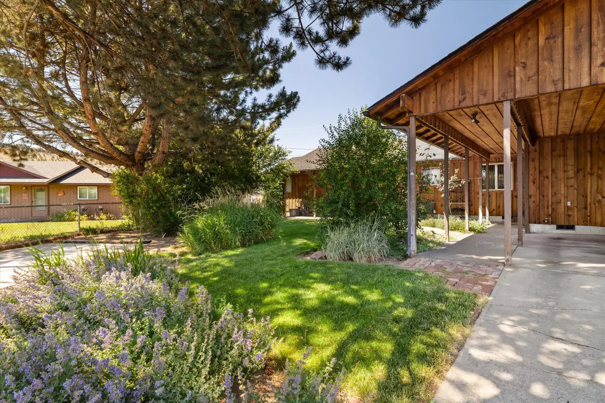 347 SW Ewen, Prineville, OR 97754 - Image #1