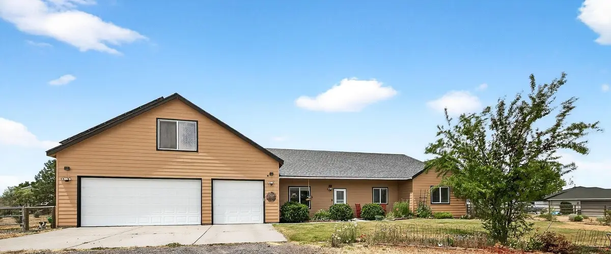 305 SE Rodeo Lane, Madras, OR 97741 - #1