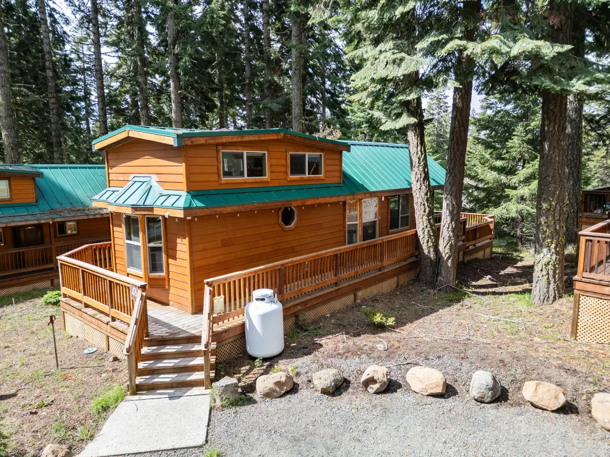 7979 Hyatt Prairie, Ashland, OR 97520 - Image #1