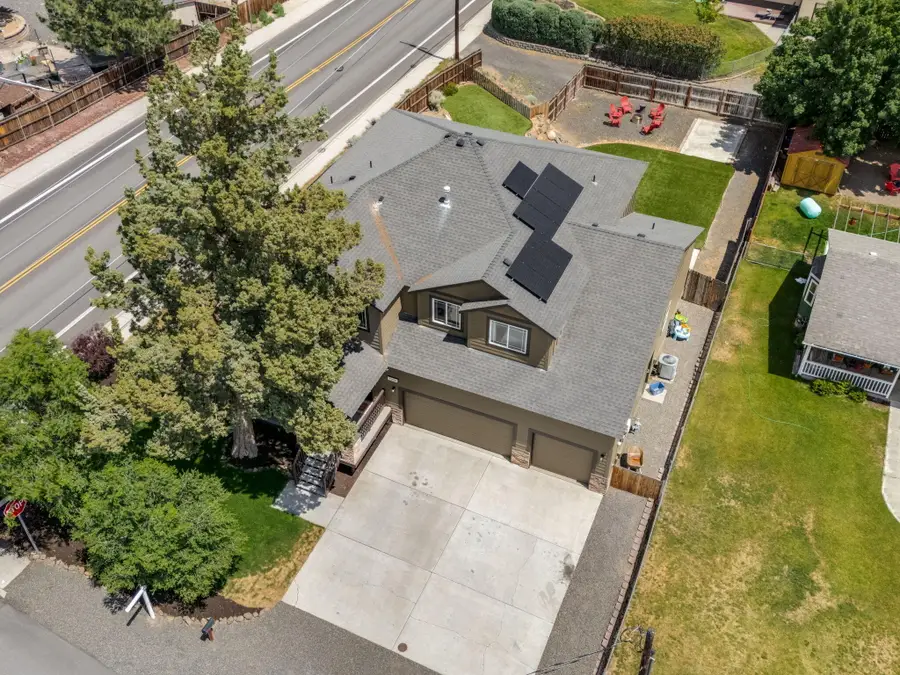 1926 SW 25th Street, Redmond, OR 97756 - Image #2