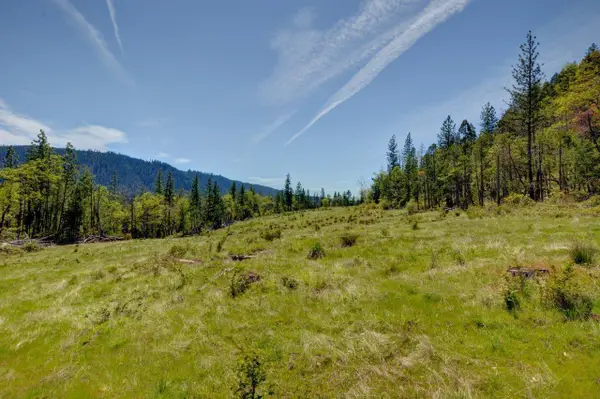 40999 Highway 62, Prospect, OR 97536