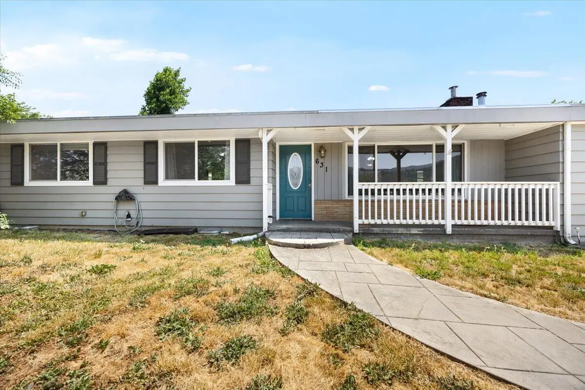 631 E 4th, Riddle, OR 97469 - Image #1