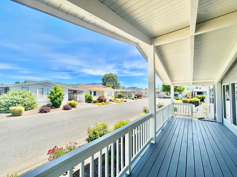 300 Winston, Grants Pass, OR 97526 - Image #2