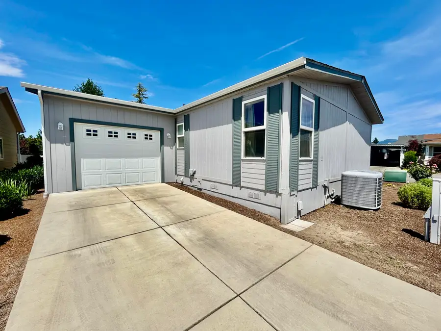 300 Winston, Grants Pass, OR 97526 - Image #3