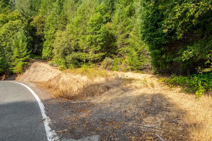 21800 Lower Grave Creek, Wolf Creek, OR 97497 - Image #2