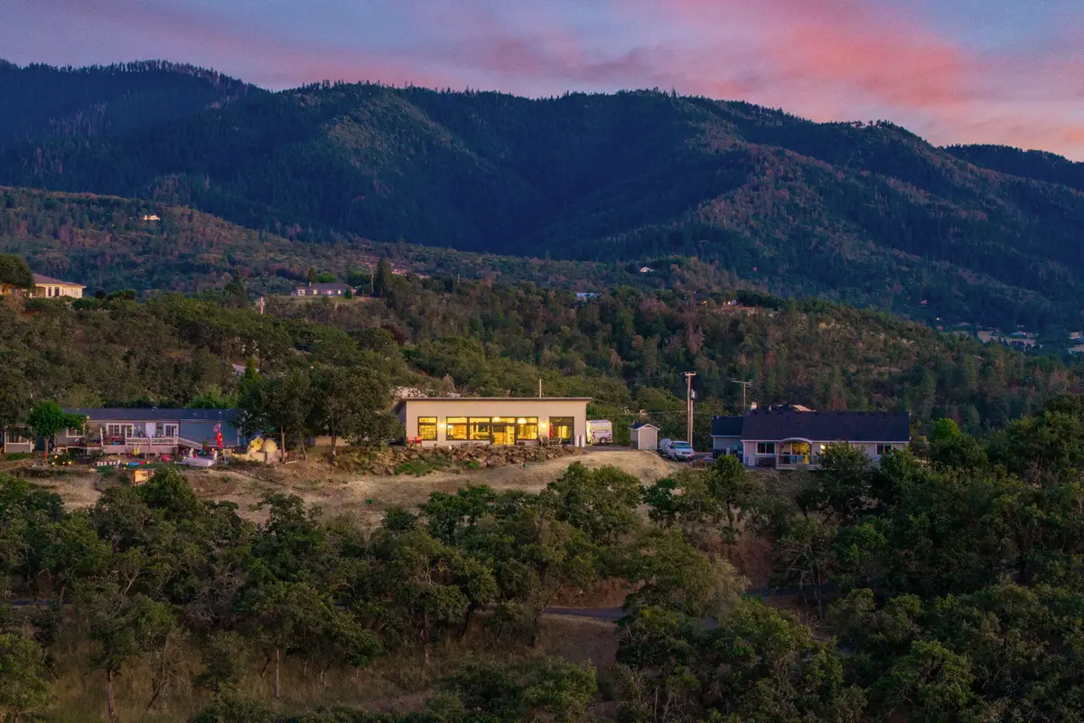 1873 Sundial, Medford, OR 97501 - Image #1