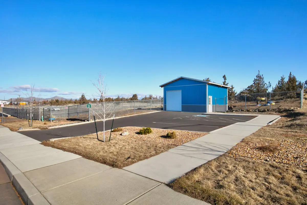 932 SE 4th, Redmond, OR 97756 - Image #1