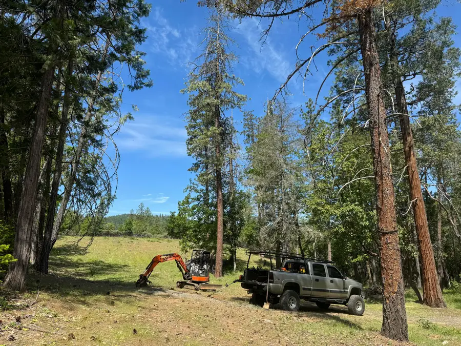 2093 Robertson Bridge, Grants Pass, OR 97526 - Image #2