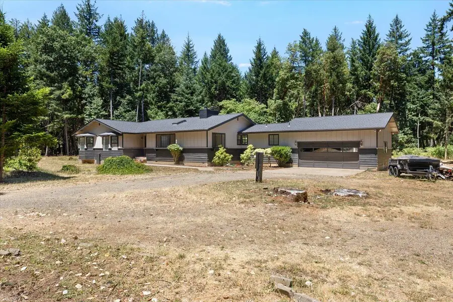 180 White Oak, Cave Junction, OR 97523 - Image #2