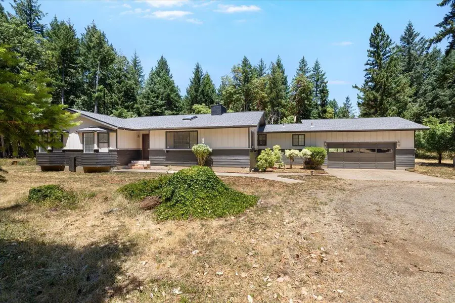 180 White Oak, Cave Junction, OR 97523 - Image #3