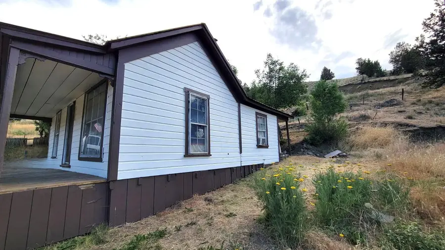 126 Nelson, Mitchell, OR 97750 - Image #2