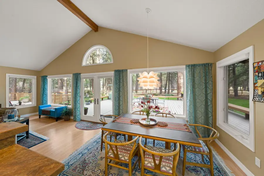 14853 Crupper, Sisters, OR 97759 - Image #2