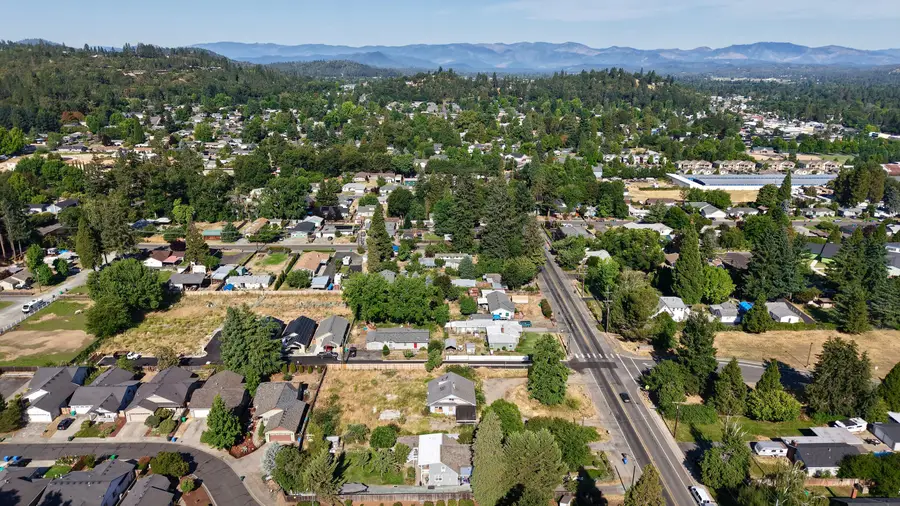 1419 Fruitdale, Grants Pass, OR 97527 - Image #3