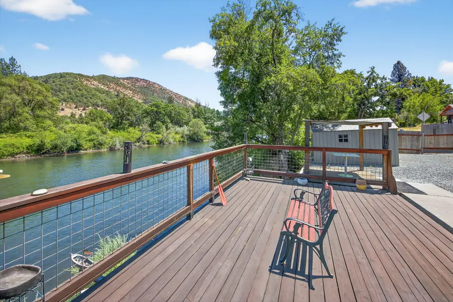 5504 Rogue River Highway, Gold Hill, OR 97525 - Image #2