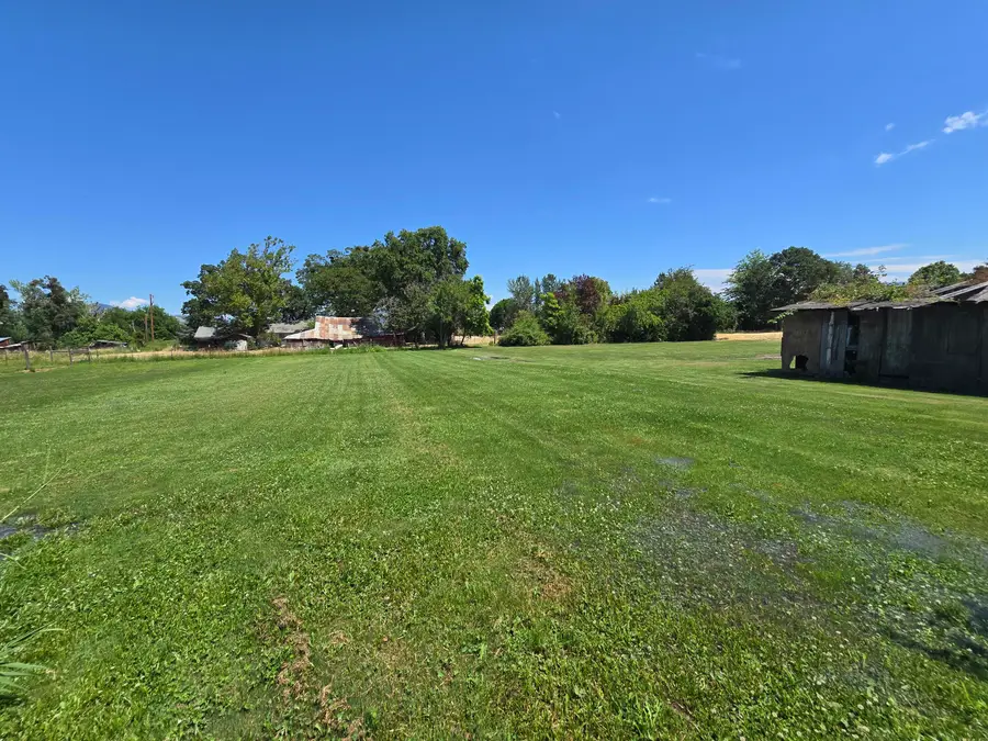 695 Lozier, Medford, OR 97501 - Image #2