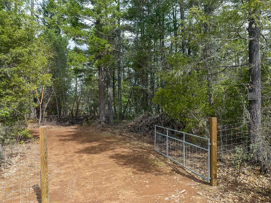 234 Lurline, Cave Junction, OR 97523 - Image #2