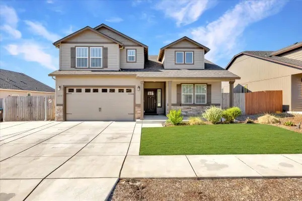 1632 Pearl Eye, Medford, OR 97504