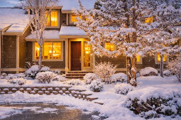 1421 Highland View Loop, Redmond, OR 97756