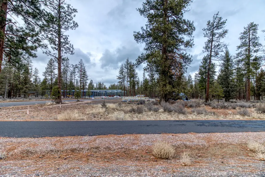 655 W Three Peaks, Sisters, OR 97759 - Image #3