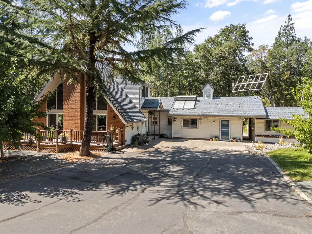 3806 Jumpoff Joe Creek Road, Grants Pass, OR 97526 - #1