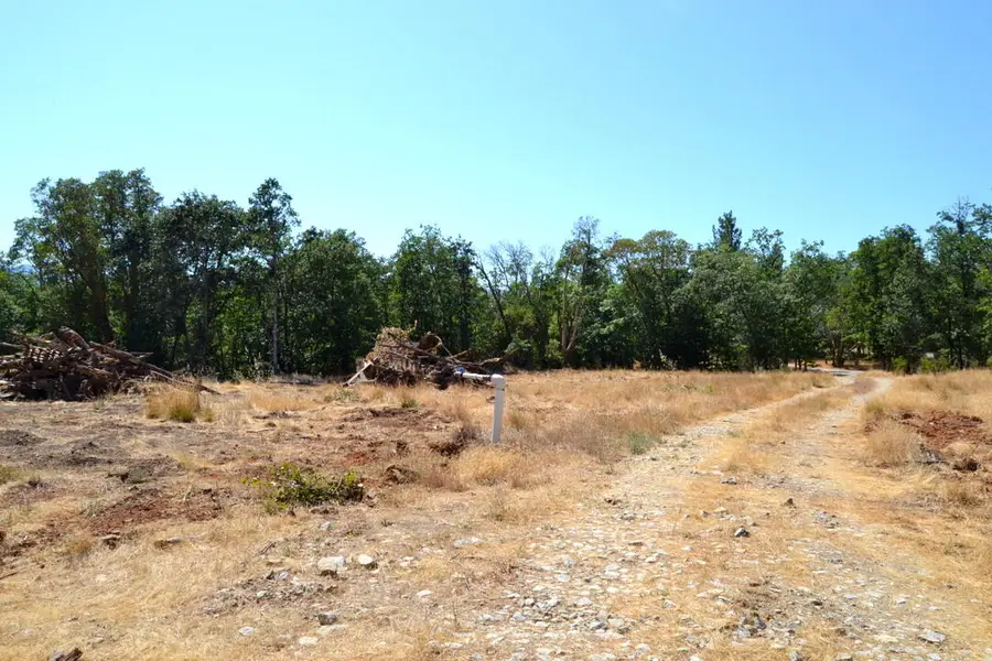 779 Harris, Grants Pass, OR 97526 - Image #2