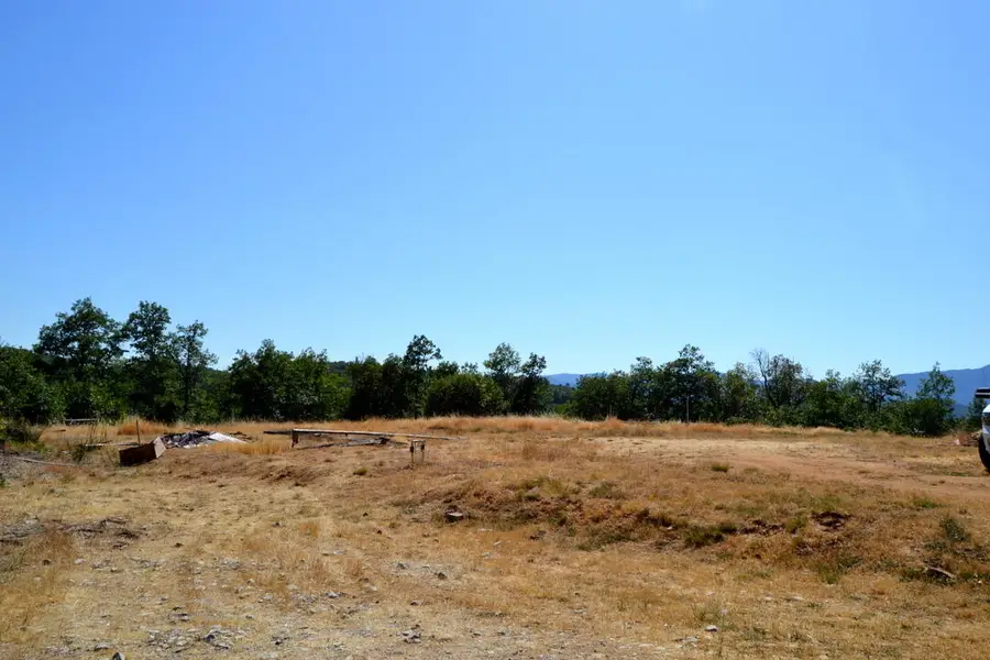 785 Harris, Grants Pass, OR 97526 - Image #3