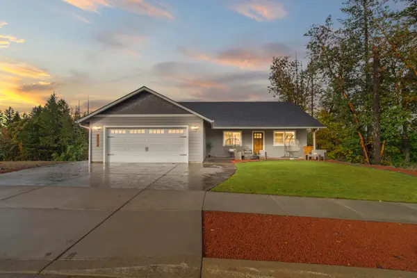 1272 Green Valley, Cave Junction, OR 97523