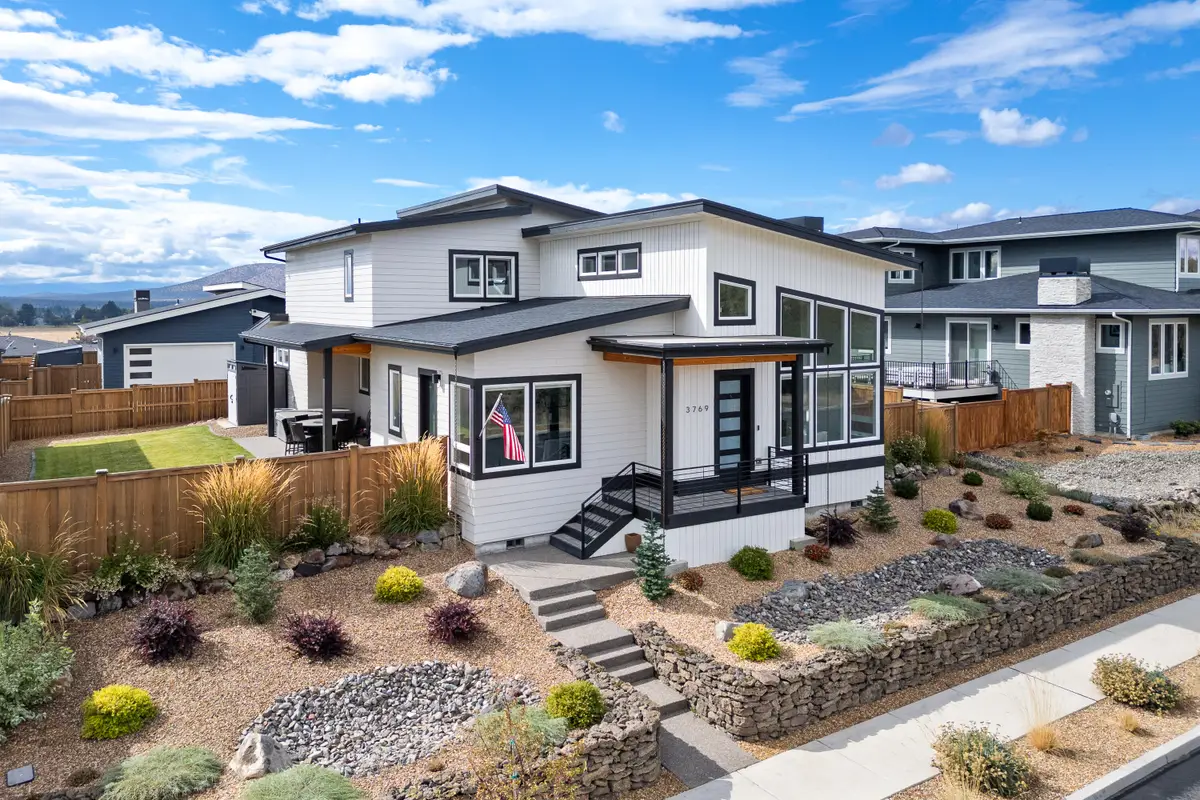 3769 SW 43rd Street, Redmond, OR 97756 - Image #1