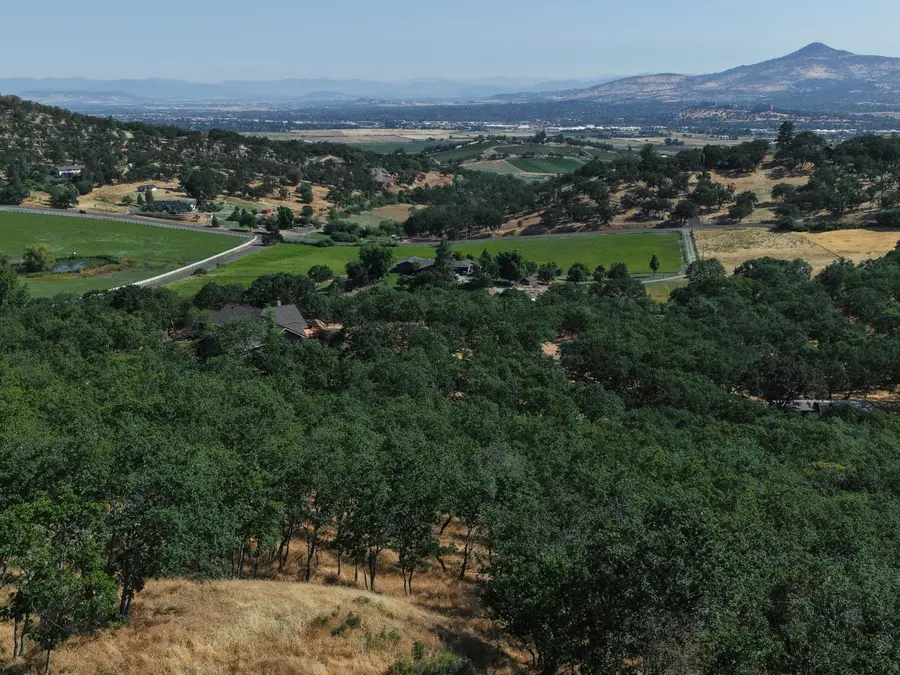 4359 Pioneer, Medford, OR 97501 - Image #2