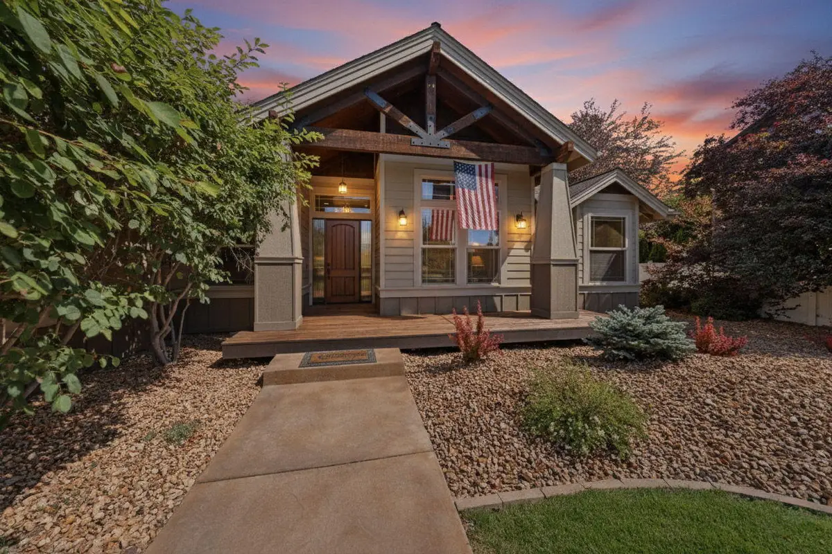 21420 Belknap, Bend, OR 97701 - Image #1