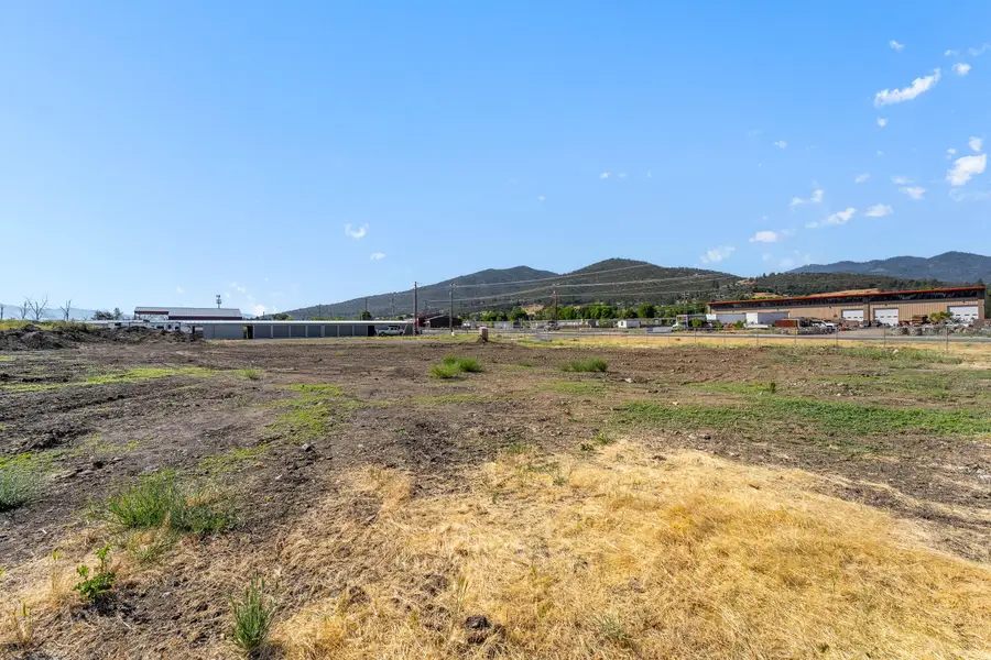 0 Pacific South, Talent, OR 97540 - Image #2