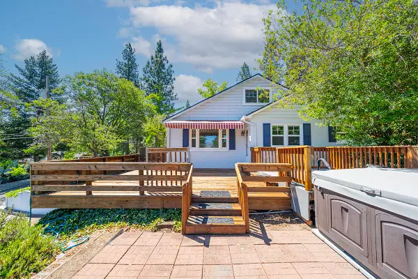 681 Liberty, Ashland, OR 97520