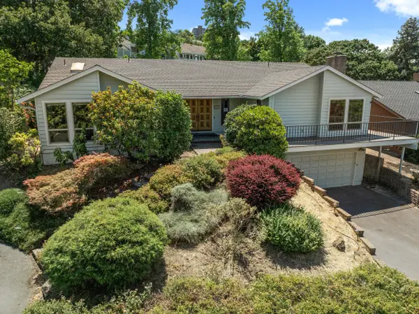 2566 Heritage, Medford, OR 97504