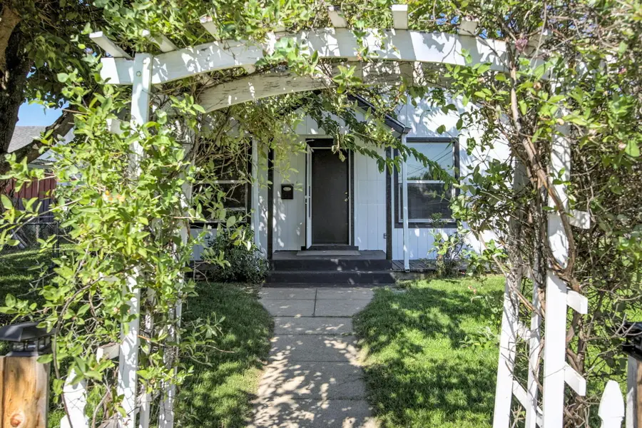 144 N 5th Street, Central Point, OR 97502 - Image #3