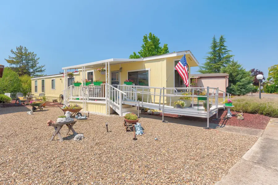 925 Carol Rae, Medford, OR 97501 - Image #2