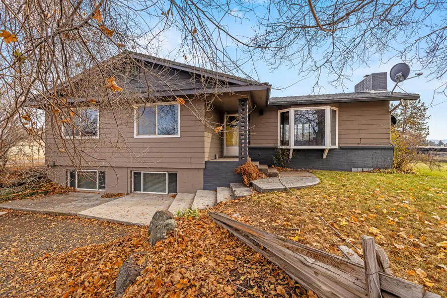 23131 N Poe Valley Road, Klamath Falls, OR 97603 - Image #3