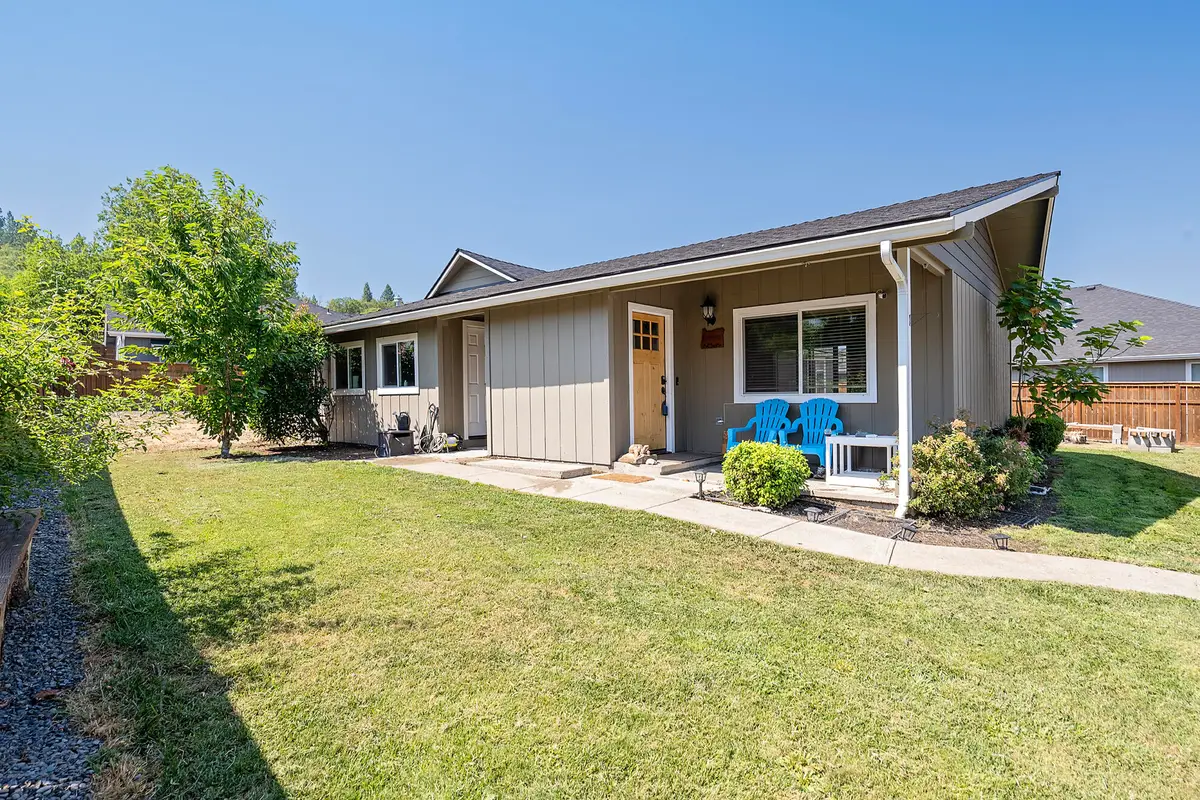 395 Grandview, Grants Pass, OR 97527 - Image #1