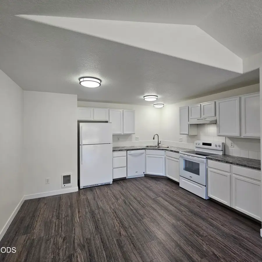 2746 SW Umatilla Court, Redmond, OR 97756 - #2