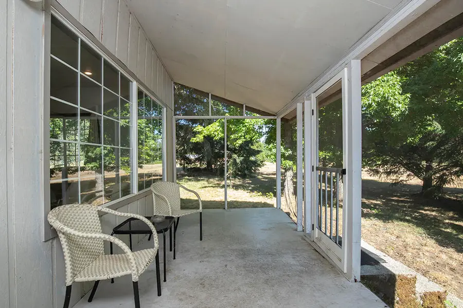 7342 New Hope Road, Grants Pass, OR 97527 - Image #2