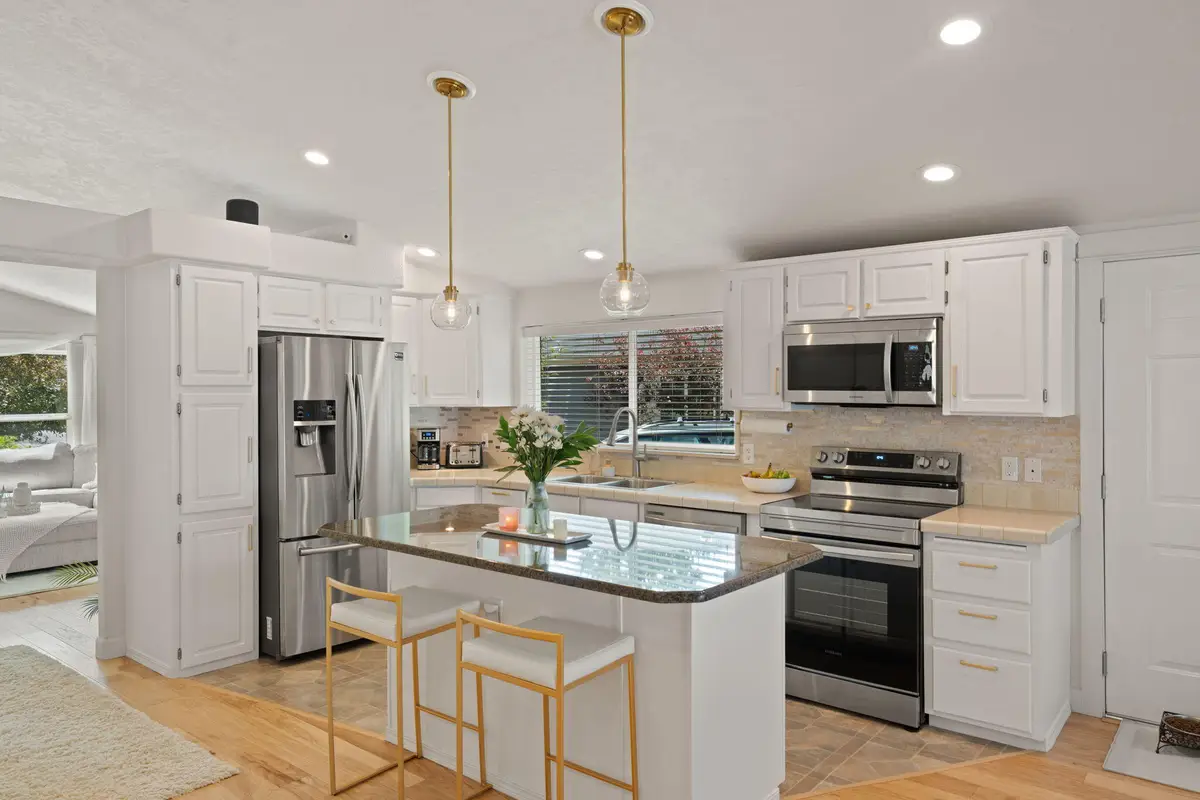 1109 W Yapoah Crater, Sisters, OR 97759 - Image #1