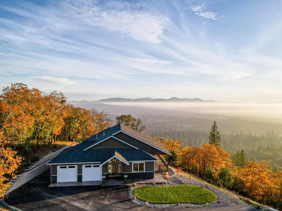 149 Mckenzie Ridge, Grants Pass, OR 97526 - Image #2