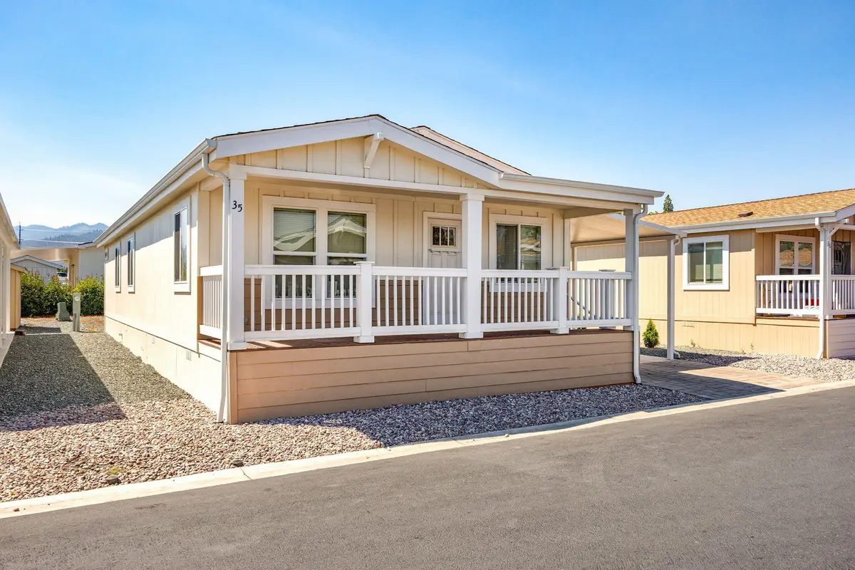 3555 S Pacific Highway #SPC 35, Medford, OR 97501 - Image #1